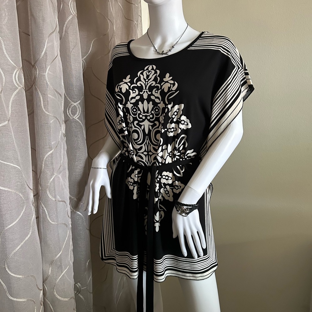 Dots Top  black and off white with belt
